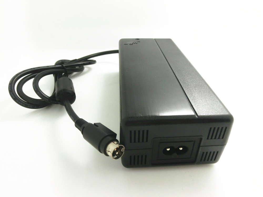 C8 Uniwersalne DC Power Adapter
