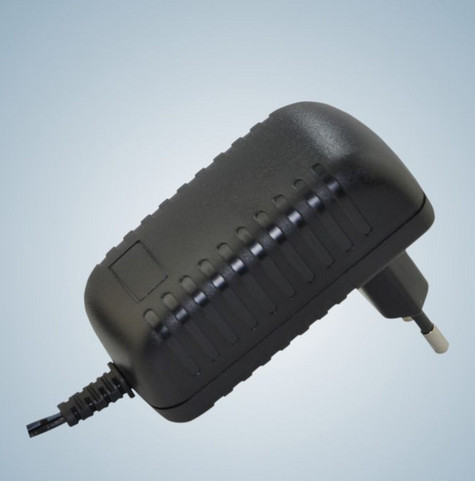 15 Watt Adapter Uniwersalny Zasilacz EN60950 Lightweight Dla urządzeń gospodarstwa domowego