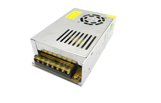 Duża wydajność Switching Mode Power Supply