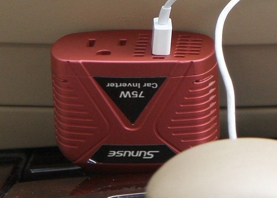 Wysoka wydajność 75W car przetwornica 12V DC do 220V AC z wtyczką zapalniczki