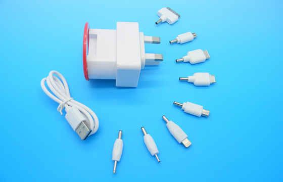 Prąd stały Uniwersalna ładowarka USB 5V 2.0A Travel UK Wtyczka, FCC Part 15B
