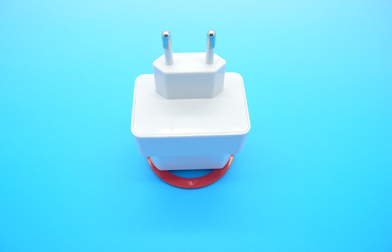 5V 2000mA USB Uniwersalna ładowarka podróżna europejską wtyczką do iPhone 4G / 4S
