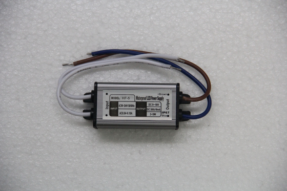 ROHS 18V DC Prąd stały przenośne 5W LED Zasilanie IP68 300mA Z EN61547