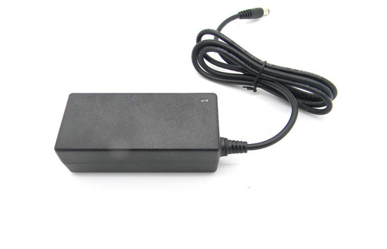Powyżej napięcia AC na DC Zasilacz 12V 36W pulpitu wtyczką UK dla TV LCD