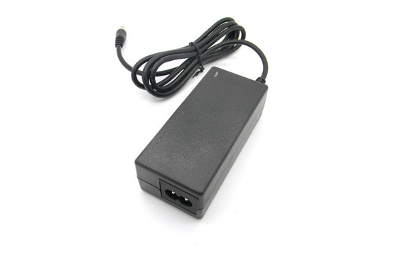 Powyżej napięcia AC na DC Zasilacz 12V 36W pulpitu wtyczką UK dla TV LCD