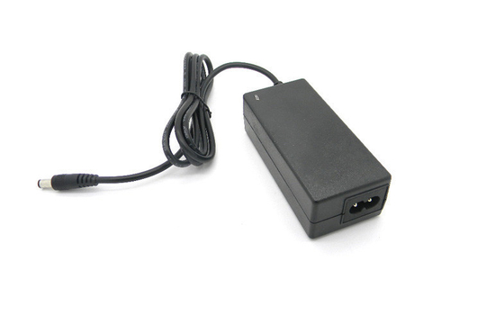 Powyżej napięcia AC na DC Zasilacz 12V 36W pulpitu wtyczką UK dla TV LCD