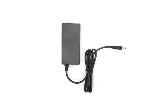 Powyżej napięcia AC na DC Zasilacz 12V 36W pulpitu wtyczką UK dla TV LCD