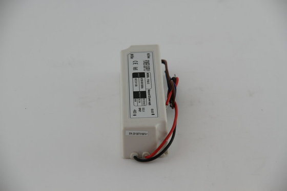 Wodoodporna IP67 60W stałonapięciowy Sterownik LED 120V AC, Odizolowane Plastikowa skrzynka