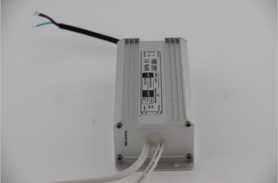 Przenośne 24 V DC 60W Wodoodporny sterownik LED Zasilanie platic Case Z EN55022 klasa A
