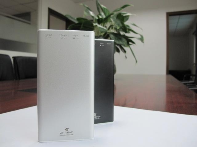 Czarny Biały 5V Komórka Zasilanie / 7000mAh Portable Power Banku