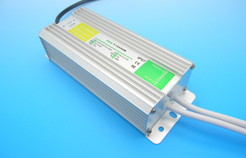 AC100 - 240V IP68 LED Wodoodporna kierowcy, Prąd stały Sterownik LED 12V 5A